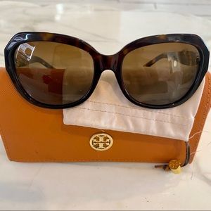TORY BURCH TORTOISE SHELL SUNGLASSES